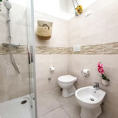 St Paul Via Cairoli R A838 Apartment *