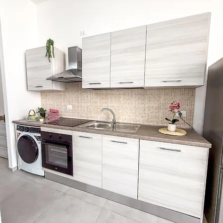 St Paul Via Cairoli R A838 Apartment *