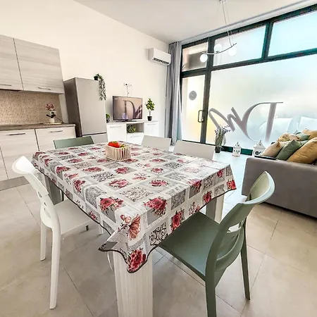 St Paul Via Cairoli R A838 Apartment *